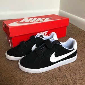 ❌SOLD❌ Nike Court Royale kids sz 3Y